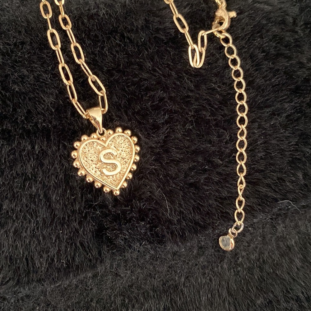 S Heart Chain Necklace - Picture 2 of 3